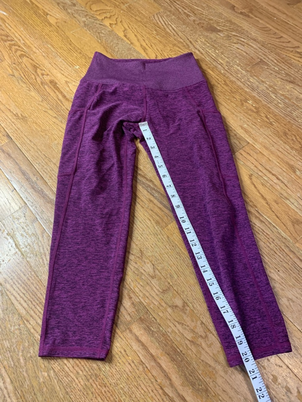 Kirkland Signature Purple Heathered Brushed Capri Leggings with Pockets - Size S - Picture 6 of 8